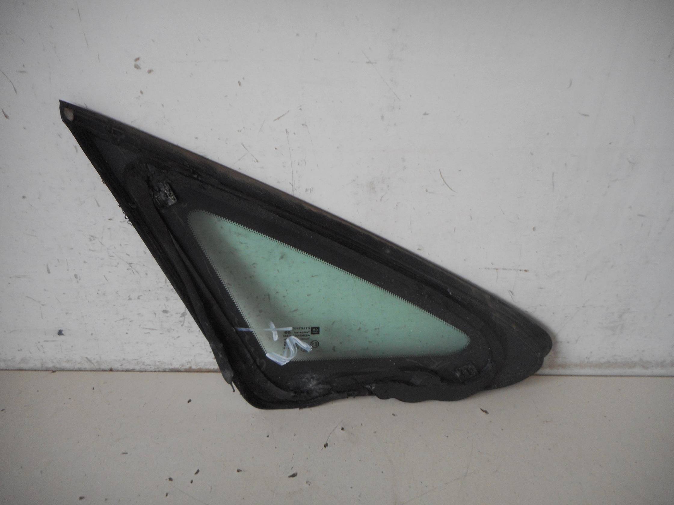 Fisso parafango ant. sx.